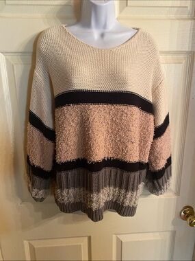 Umgee Textured Colorblock Crewneck Sweater in Cream, Pink & Black
